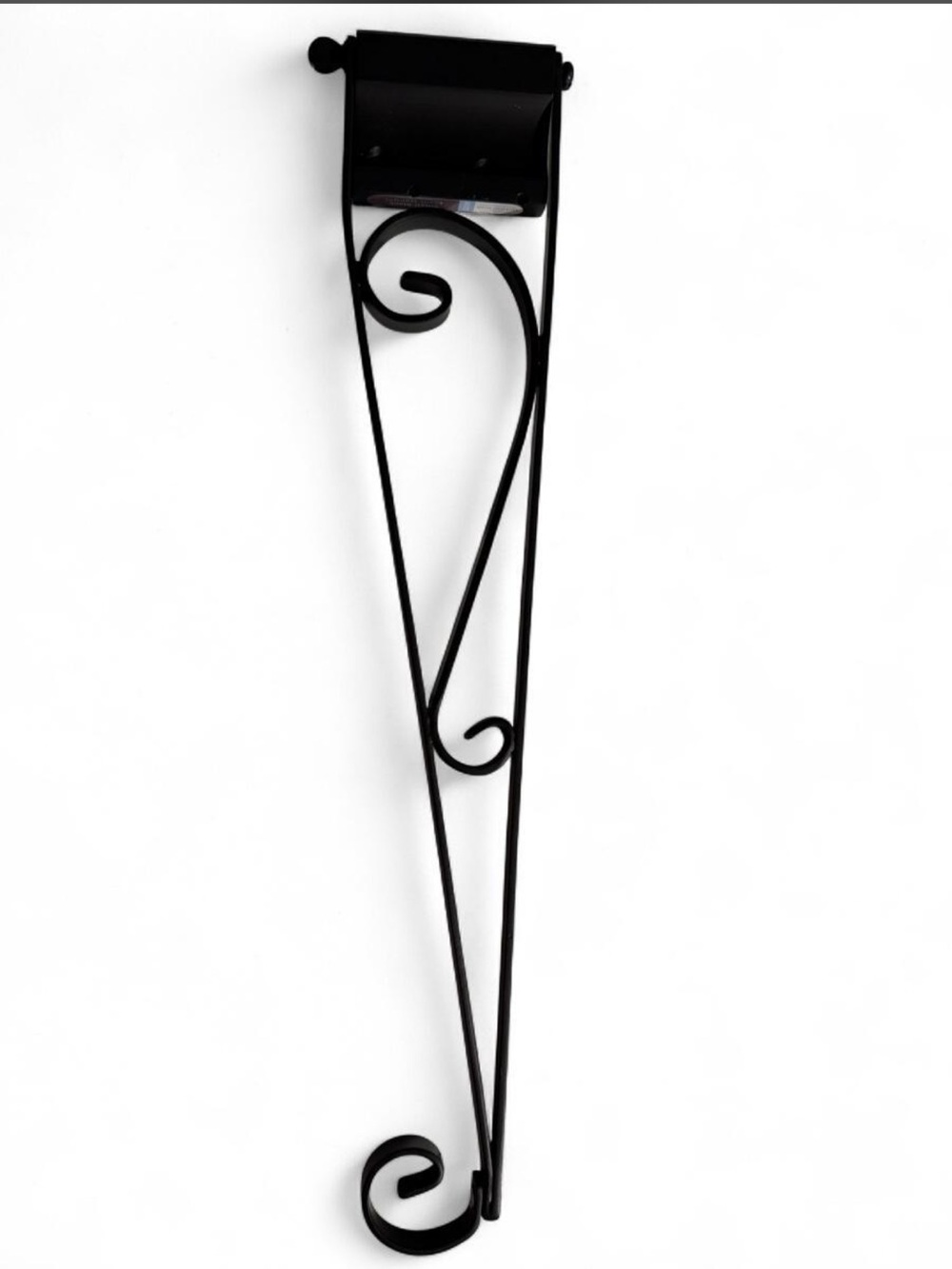 (831-2) Brand new in original packaging! 18-inch matte black plant hanger